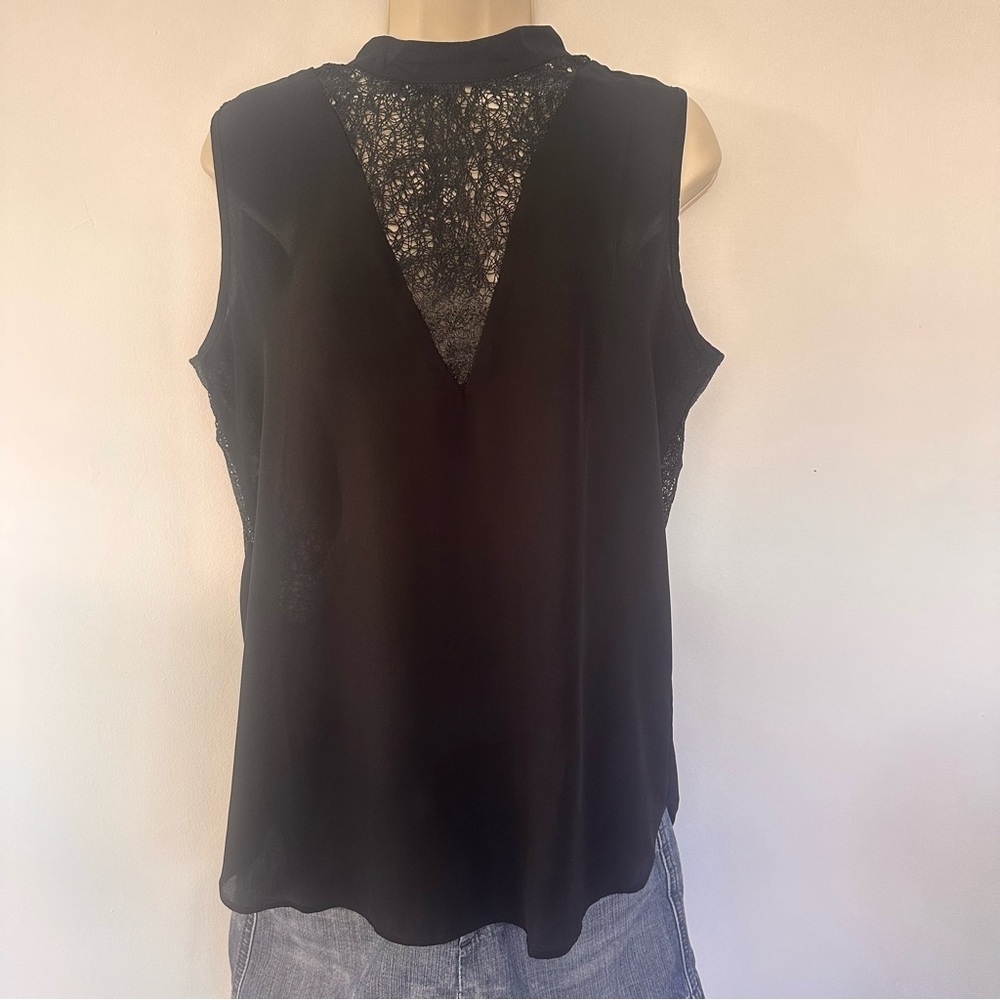 Krisa Women’s Black Sleeveless Lace Blouse Size Medium